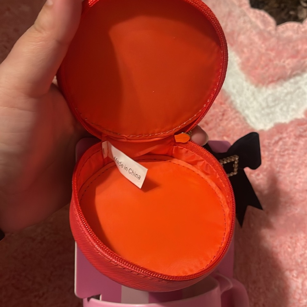 Mug, Pouch , & bow barrette set - Picture 2 of 4